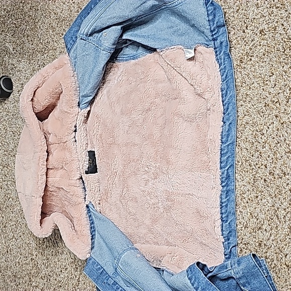 Story On Jean Jacket with Pink Fur - Picture 5 of 7